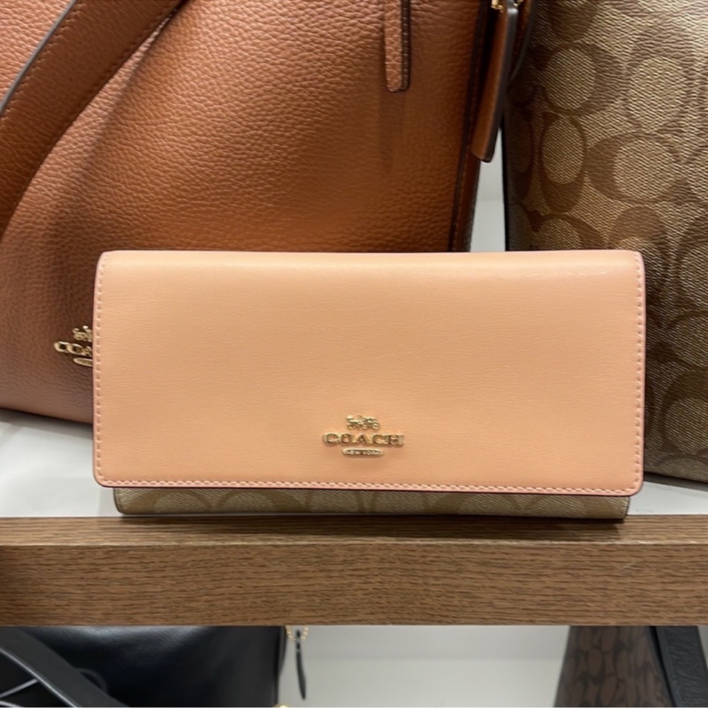 Coach Slim Trifold Wallet In Signature Canvas
IM/Light Khaki/Faded Blush - Picture 12 of 16